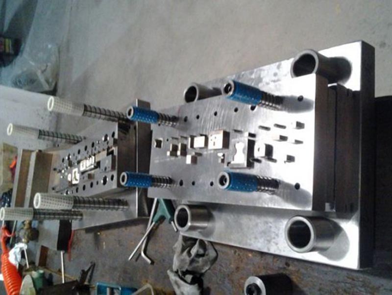 清河门模具制造-12