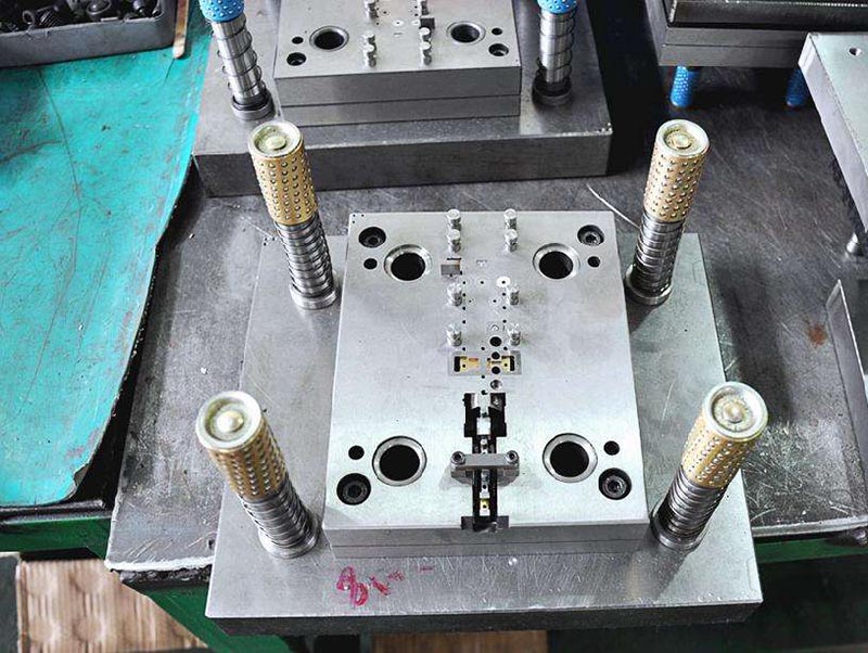 清河门模具制造-01